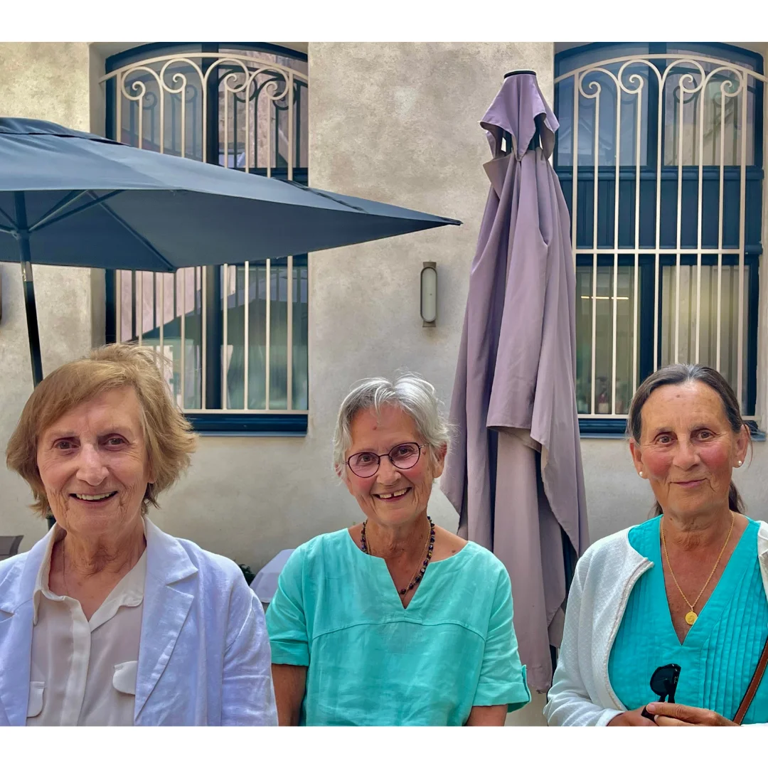 3 sœurs de l'école Françoise d'Amboise, un lien avec l'histoire du Roscanvec, restaurant et chambres